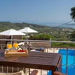 Villa Aloni Sea View *